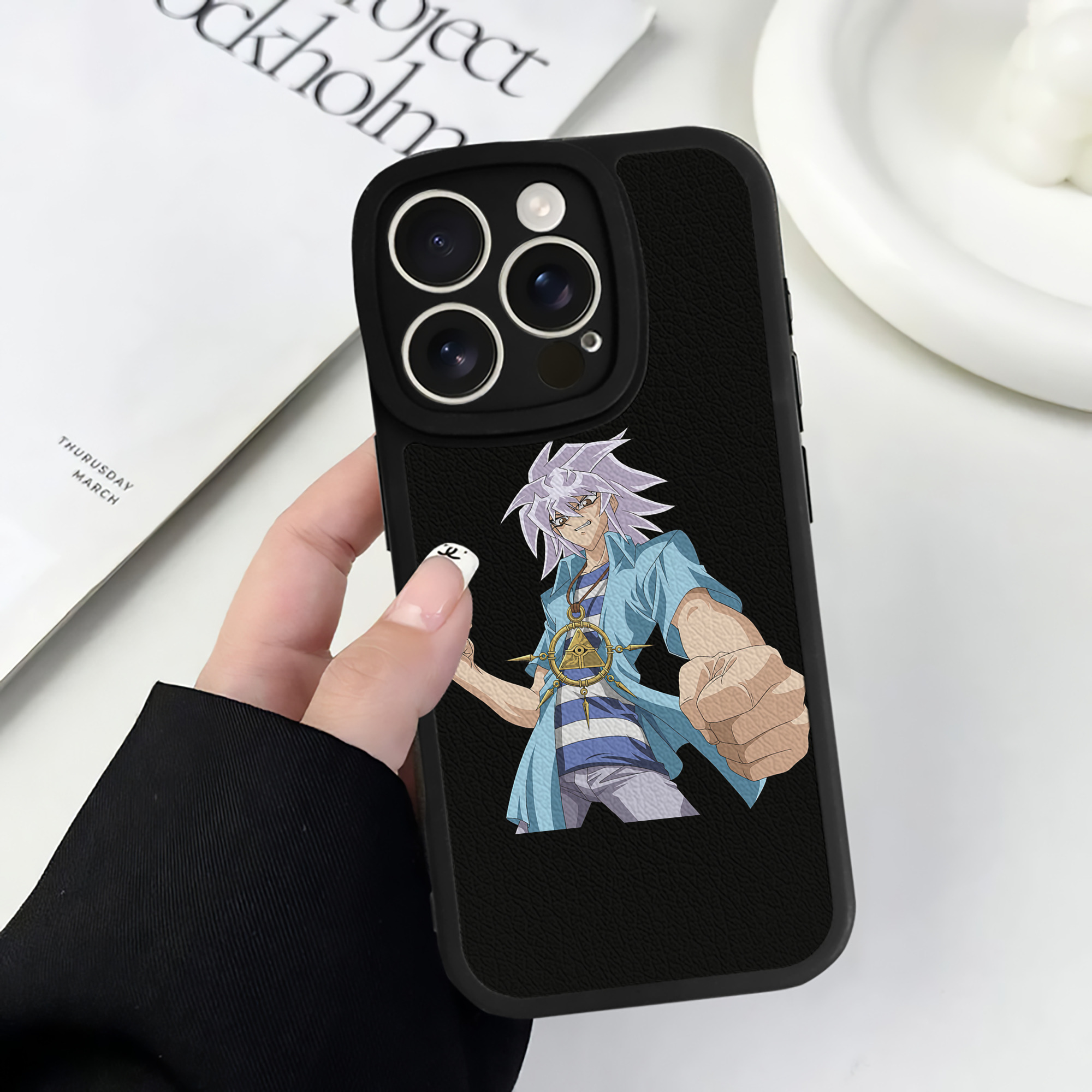 遊☆戯☆王 Yu-Gi-Oh! 【iPhone 16シリーズ対応】シリコンスマホケース（レザー調） 材質：シリコン